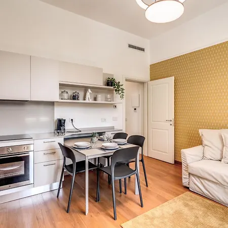 Aweshomeitaly Luxury Apartment
