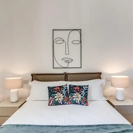 Aweshomeitaly Luxury Apartment